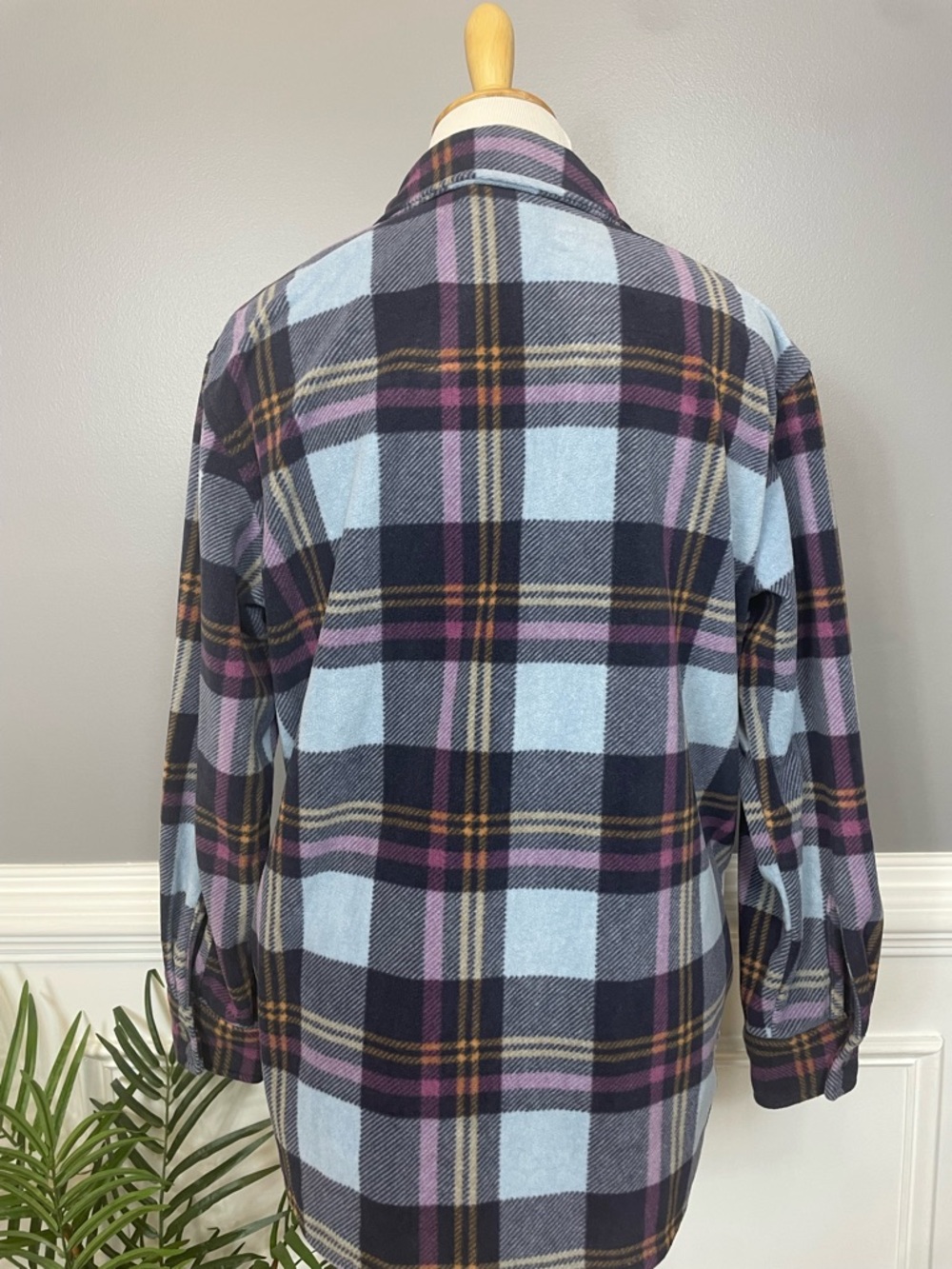 Eddie Bauer Flannel Plaid Button-Up Shirt Jacket in‎ Light Blue, Navy & Purple - Picture 5 of 5